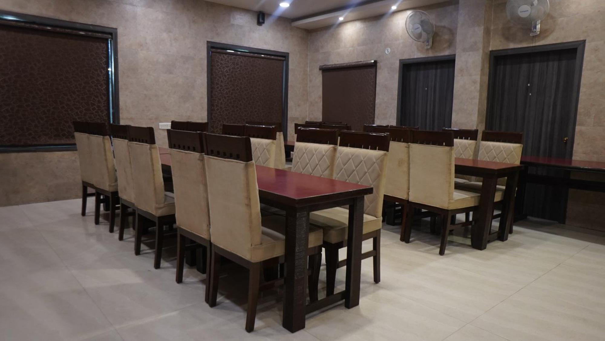 Hotel Park Regency Gorakhpur Exterior photo