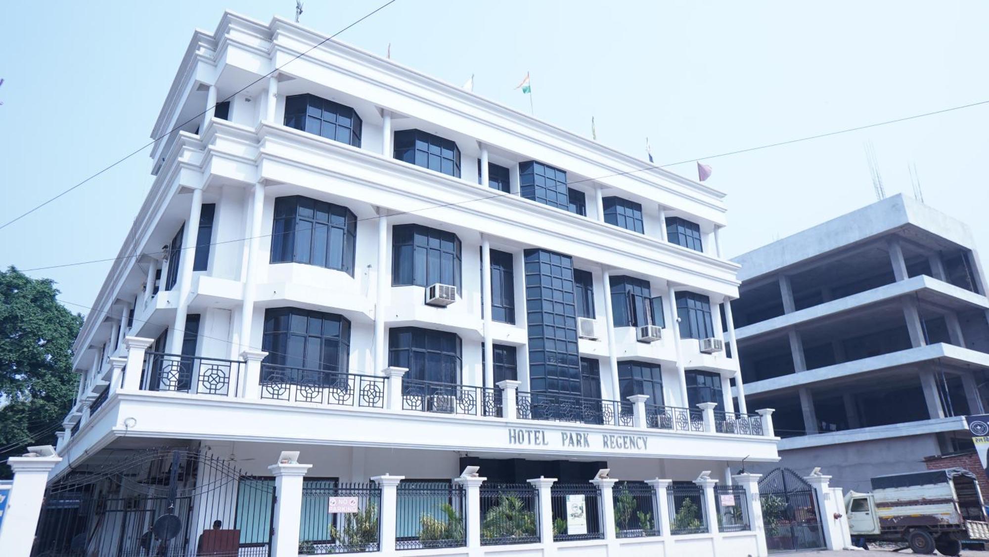Hotel Park Regency Gorakhpur Exterior photo